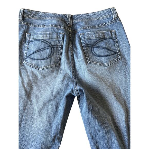 Chico’s Platinum Short Jeans - Picture 4 of 9